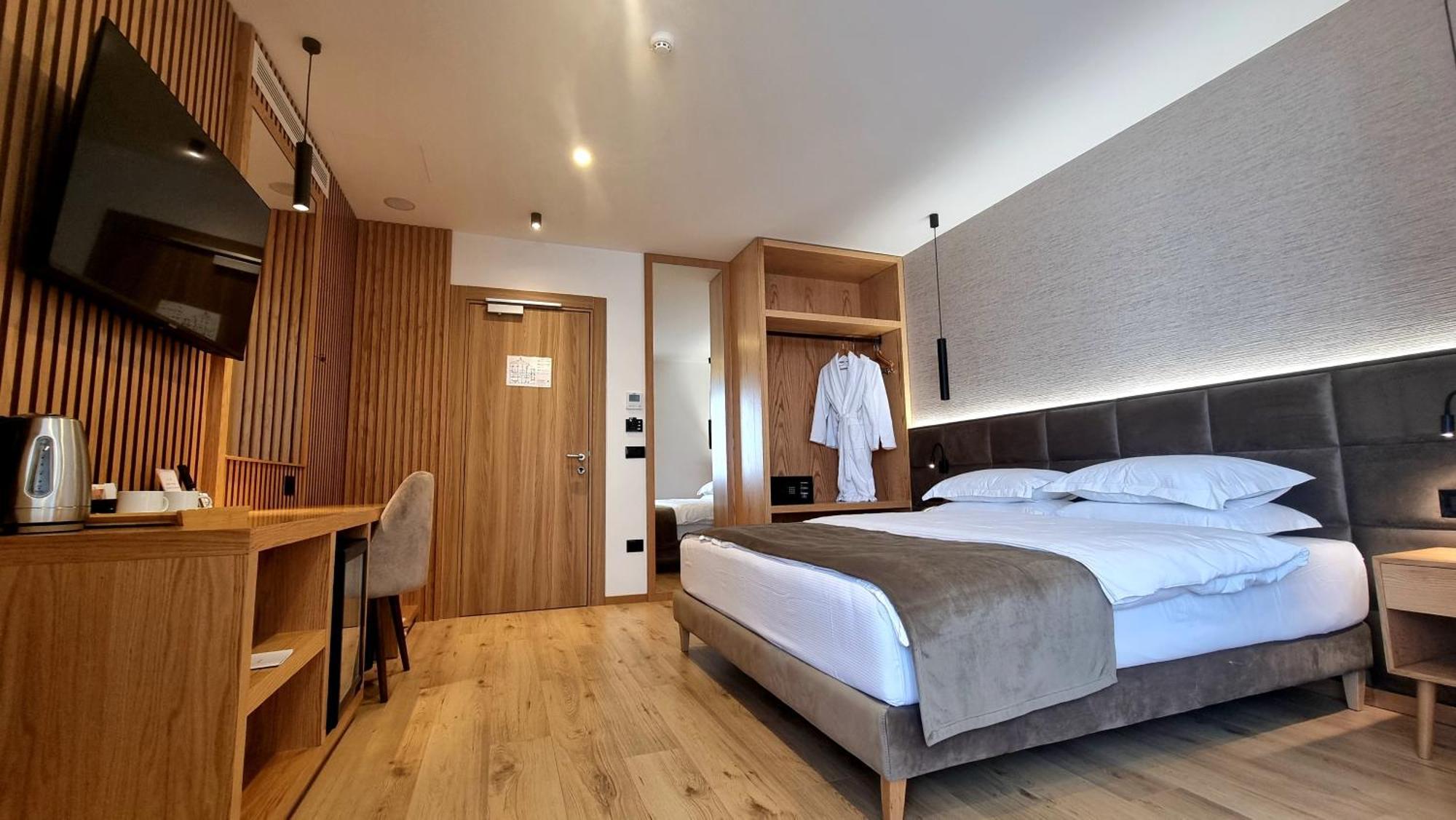 Sibb Hotel Tiranë Ngoại thất bức ảnh
