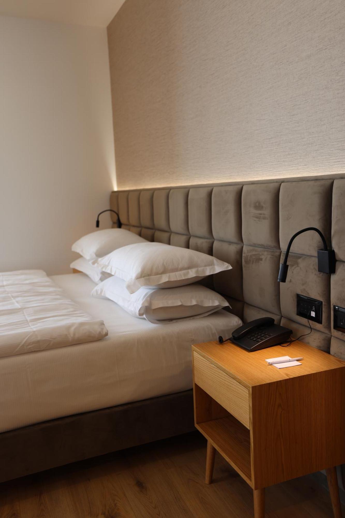 Sibb Hotel Tiranë Ngoại thất bức ảnh