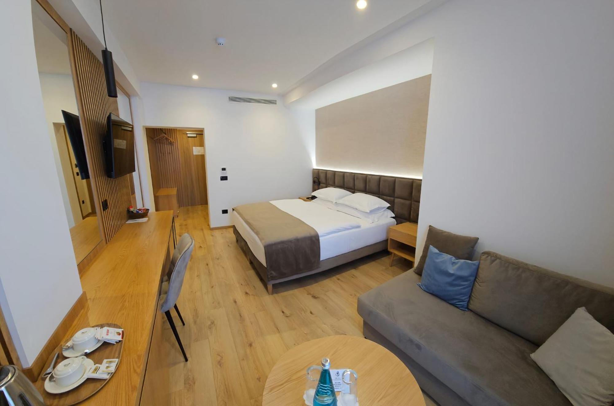 Sibb Hotel Tiranë Ngoại thất bức ảnh