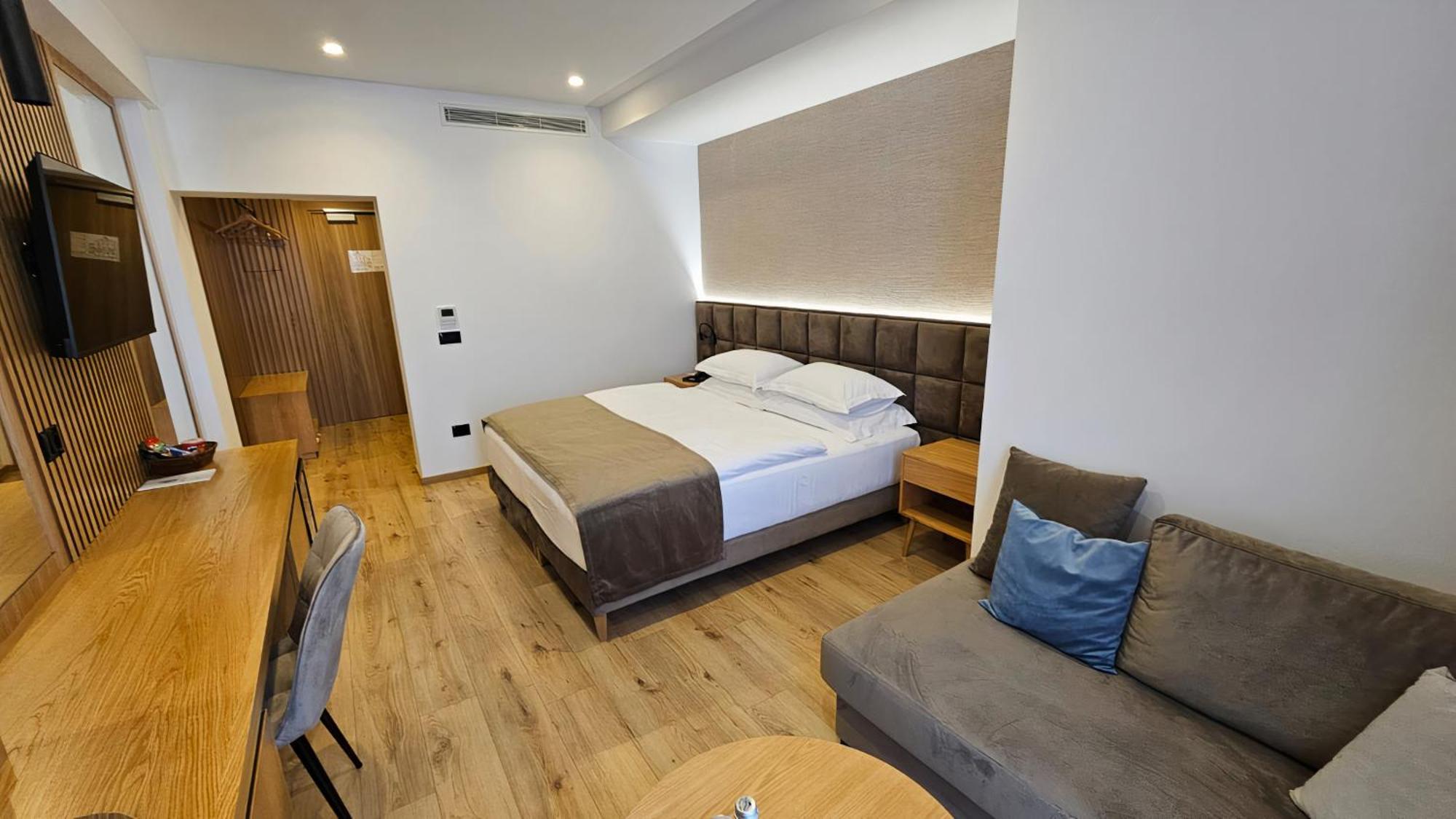Sibb Hotel Tiranë Ngoại thất bức ảnh
